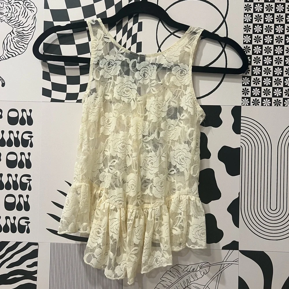 🍦Button-Front Ruffled Hem Top🍦 - Picture 5 of 5